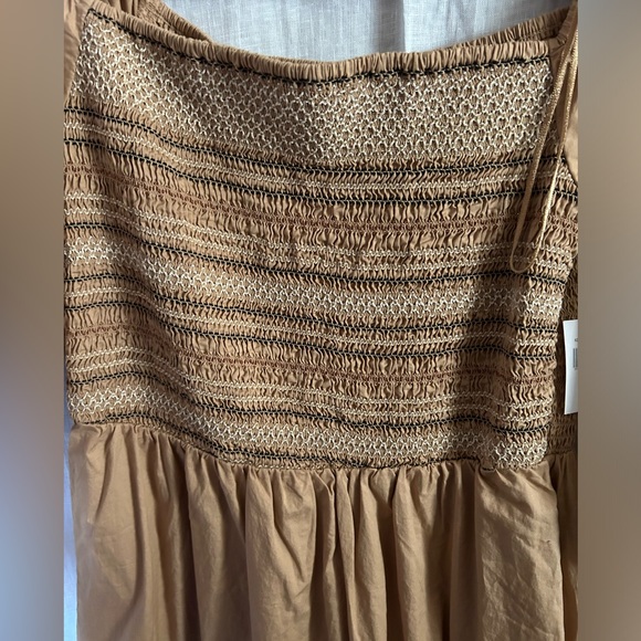 NWT Old Navy smocked midi dress - Picture 5 of 6